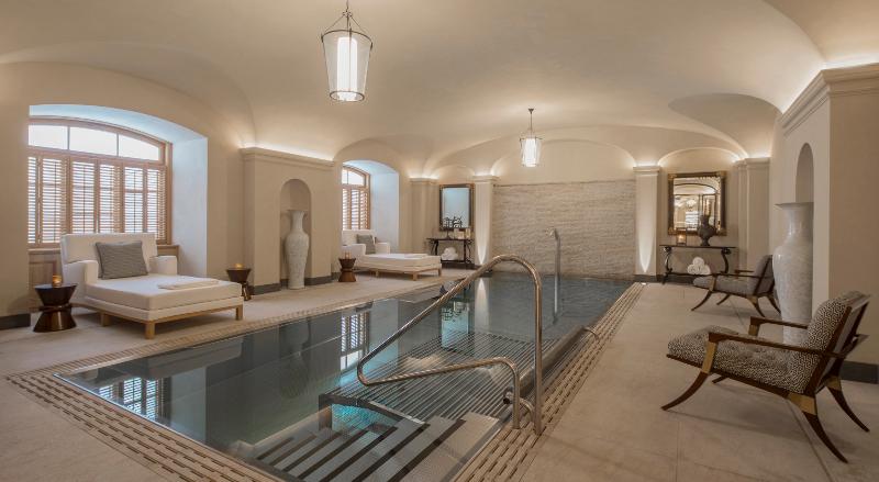 Four Seasons Hotel Prague - Havuz