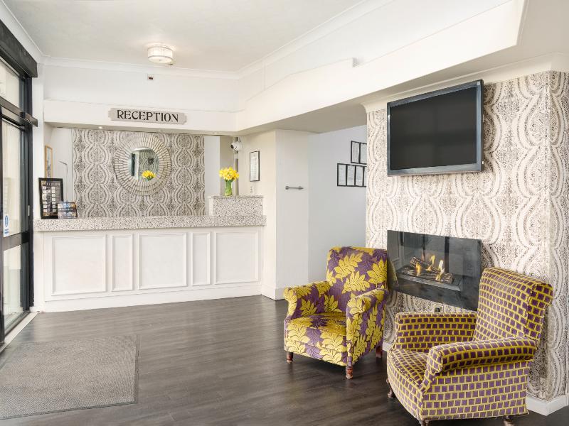 Ivy Bush Royal Hotel by Compass Hospitality - Lobi