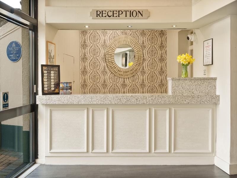 Ivy Bush Royal Hotel by Compass Hospitality - Lobi