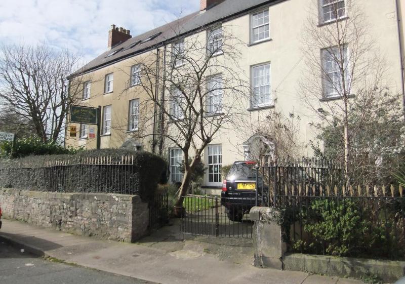 College Guest House - Genel
