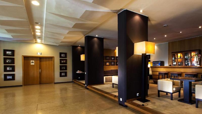 Carcavelos Beach Hotel - Lobi