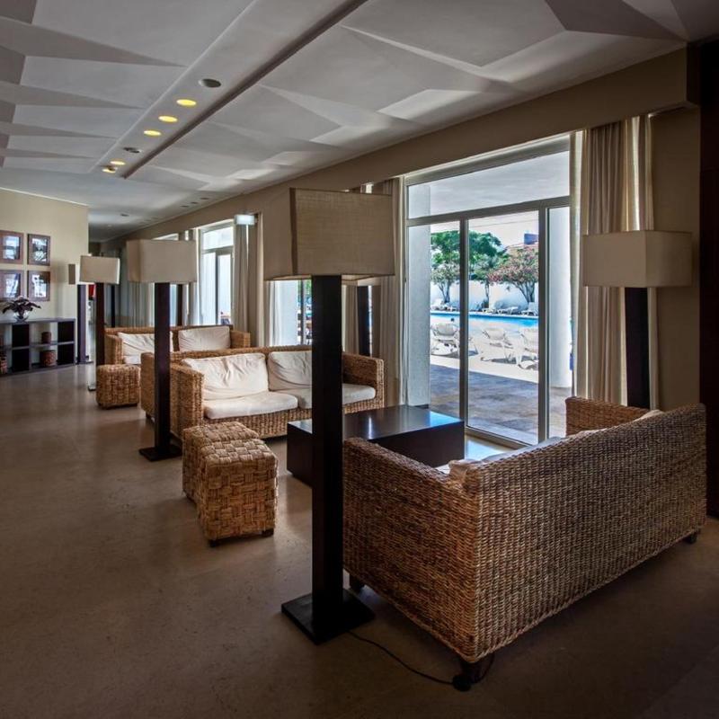 Carcavelos Beach Hotel - Lobi