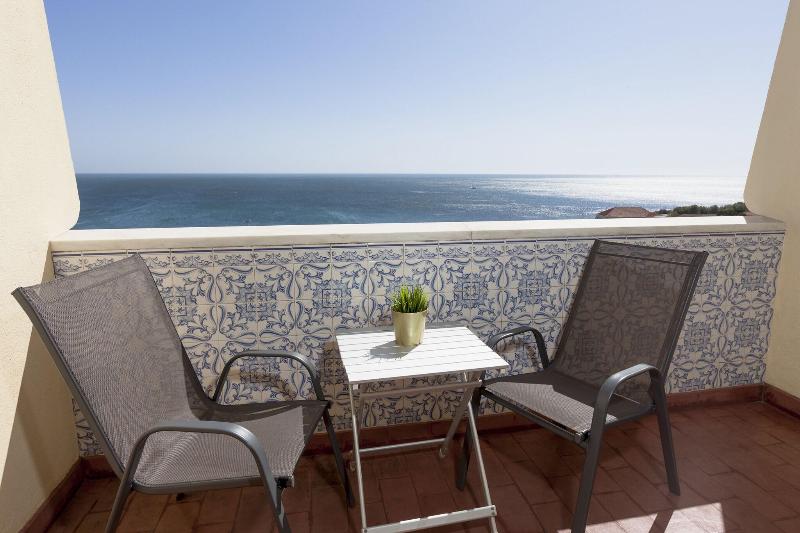 Carcavelos Beach Hotel - Oda
