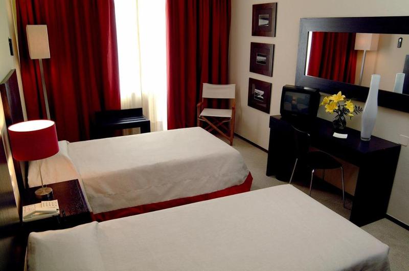 Carcavelos Beach Hotel - Oda