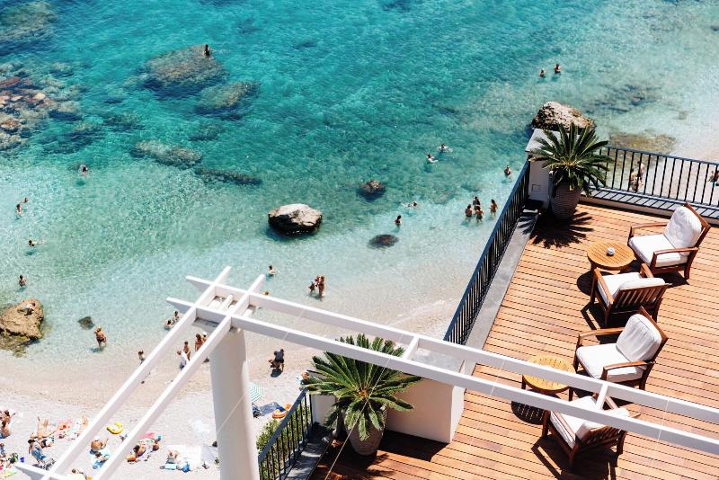J.K. Place Capri - Genel