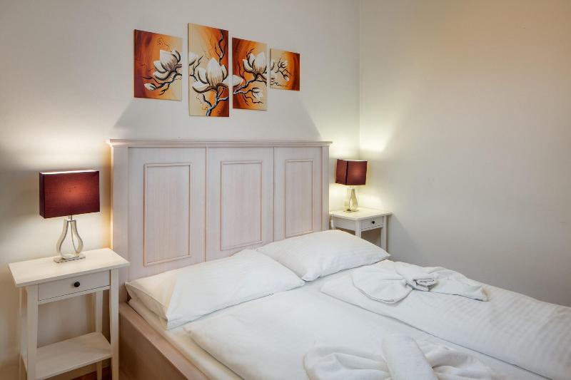 Old Town Square Apartments - Lobi