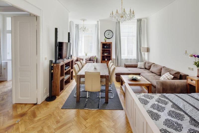 Old Town Square Apartments - Genel
