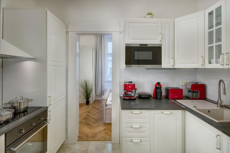 Old Town Square Apartments - Oda