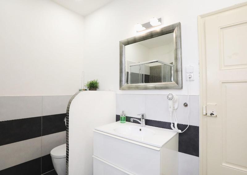 Old Town Square Apartments - Oda