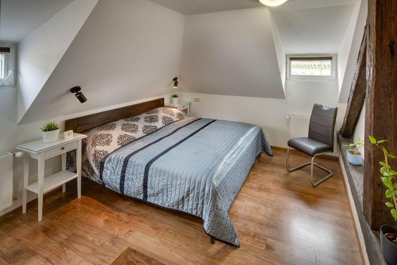 Old Town Square Apartments - Oda