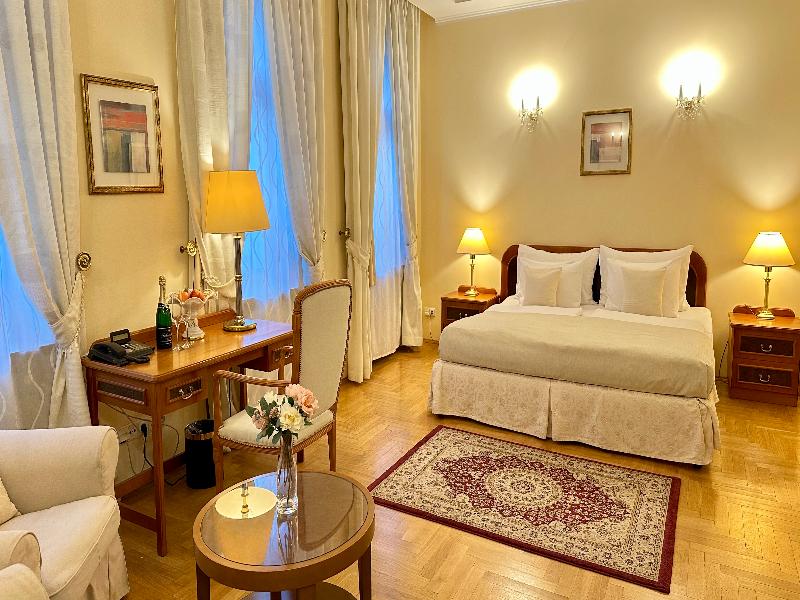 Fleur De Lis Hotel - Oda