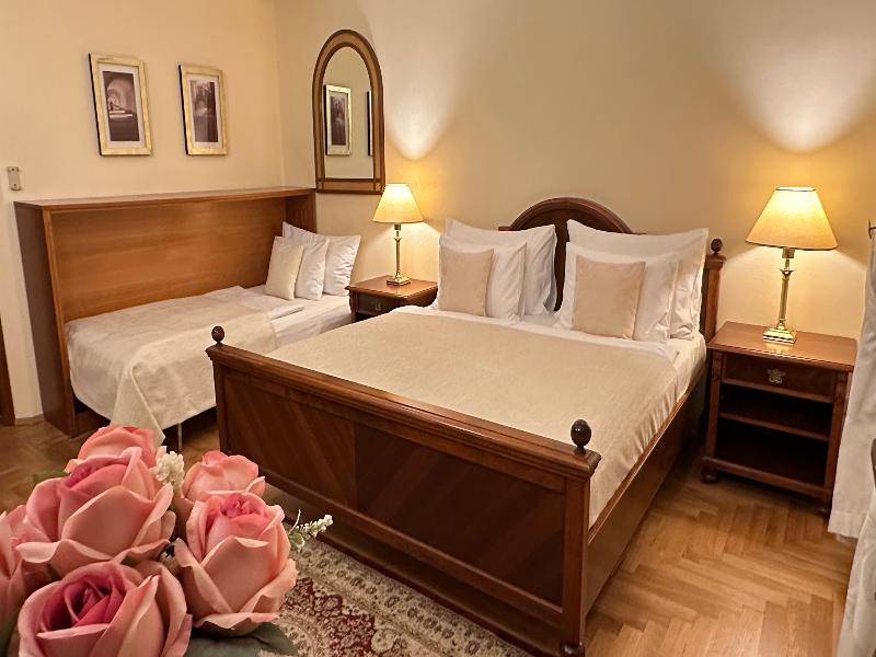 Fleur De Lis Hotel - Oda