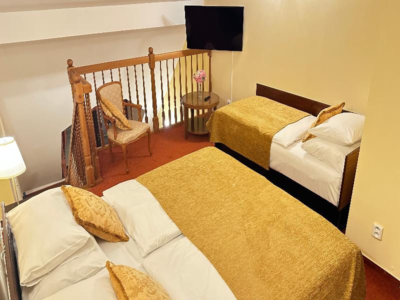 Fleur De Lis Hotel - Oda