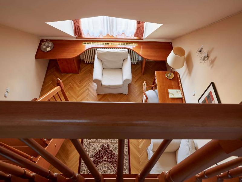 Fleur De Lis Hotel - Oda