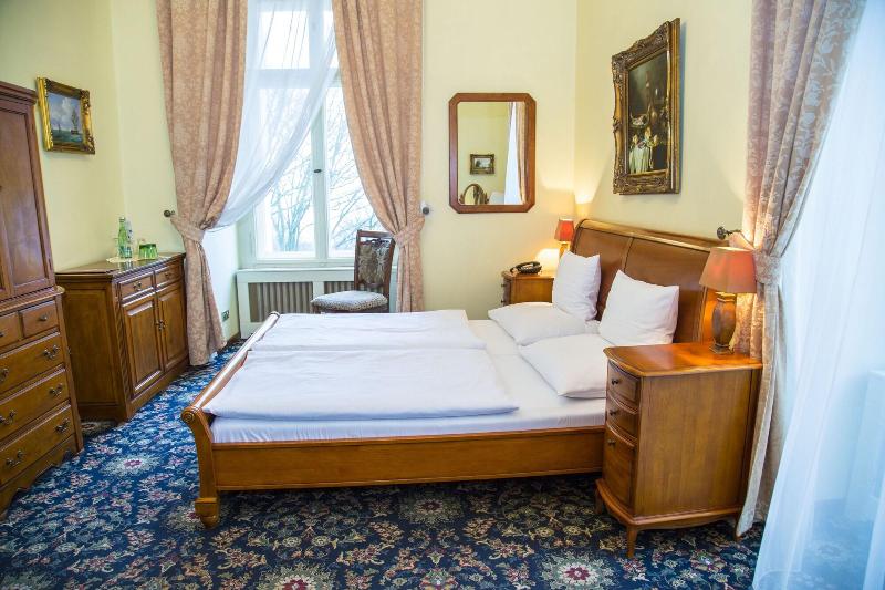 Hotel Chateau Zbiroh - Oda