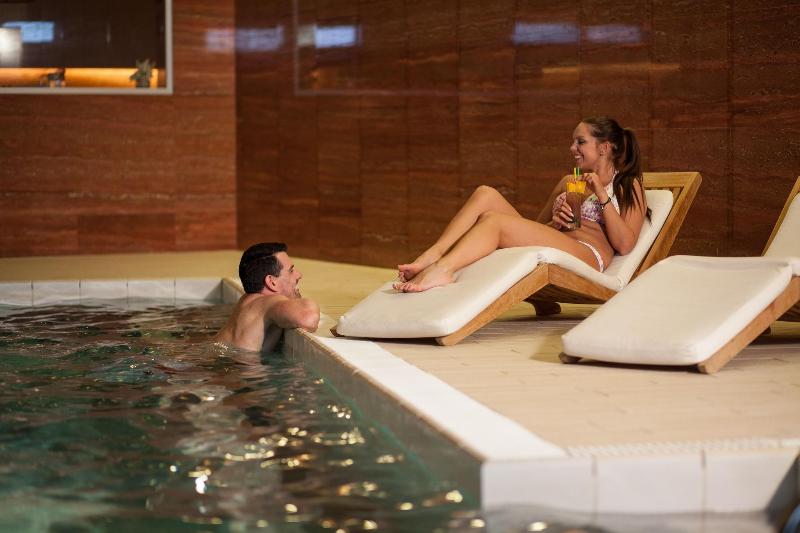 Grund Ski & Golf Resort - Havuz