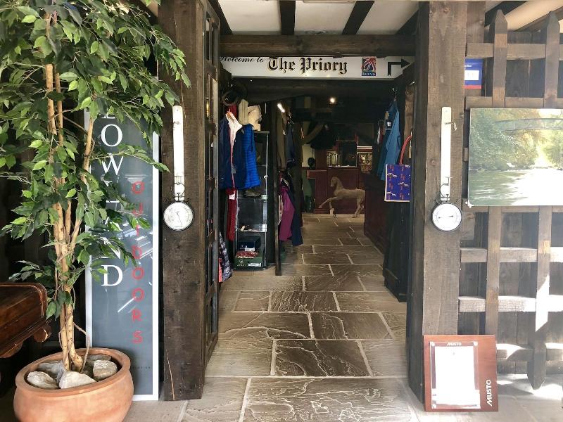 The Priory Inn - Genel