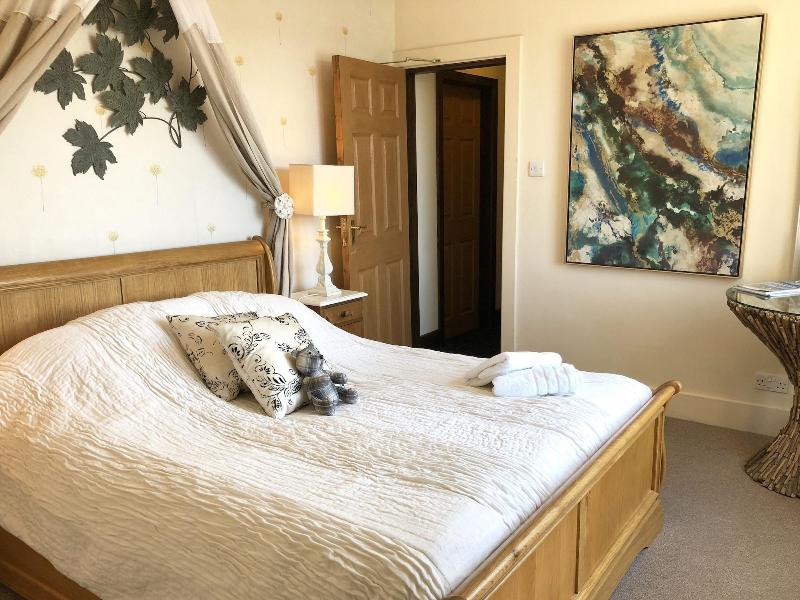 The Priory Inn - Genel