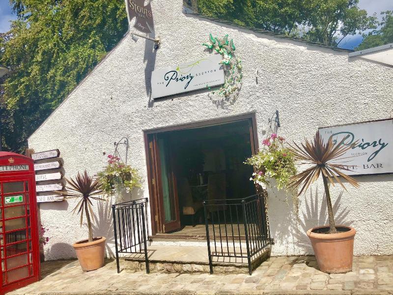 The Priory Inn - Genel