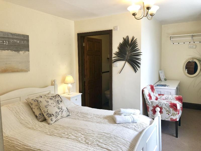 The Priory Inn - Genel