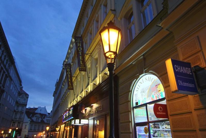 Old Prague - Genel