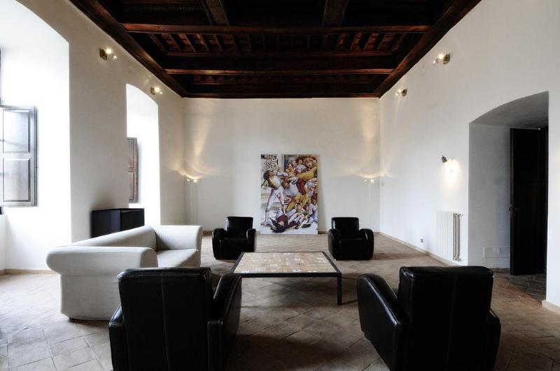 Palazzo Piccolomini - Lobi