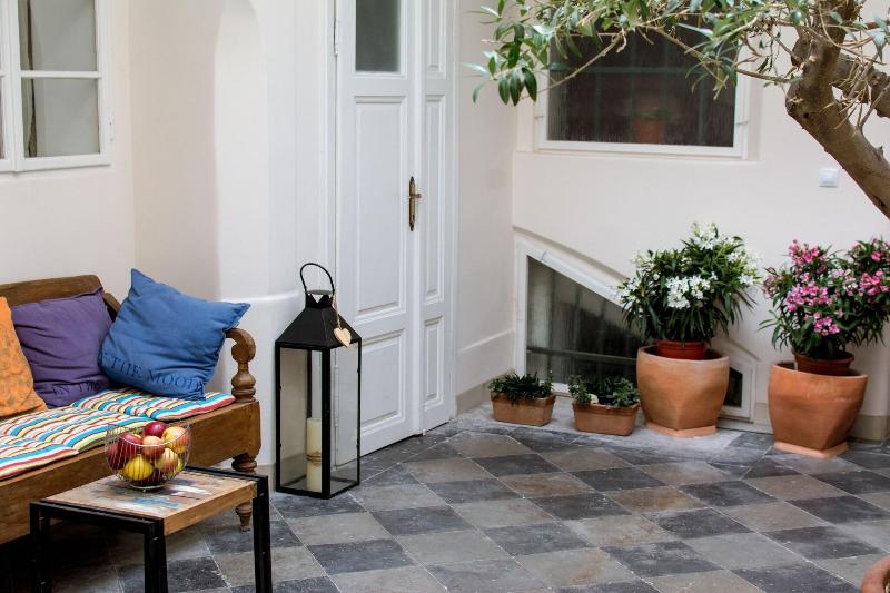 Corto Old Town Pension - Lobi