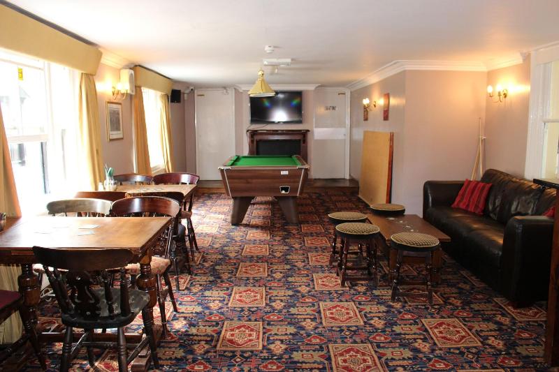 Falcon Hotel - Bar