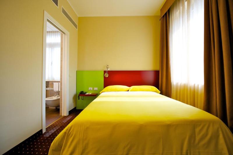 Hotel Toscanini - Oda