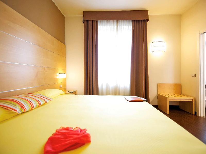 Hotel Toscanini - Oda