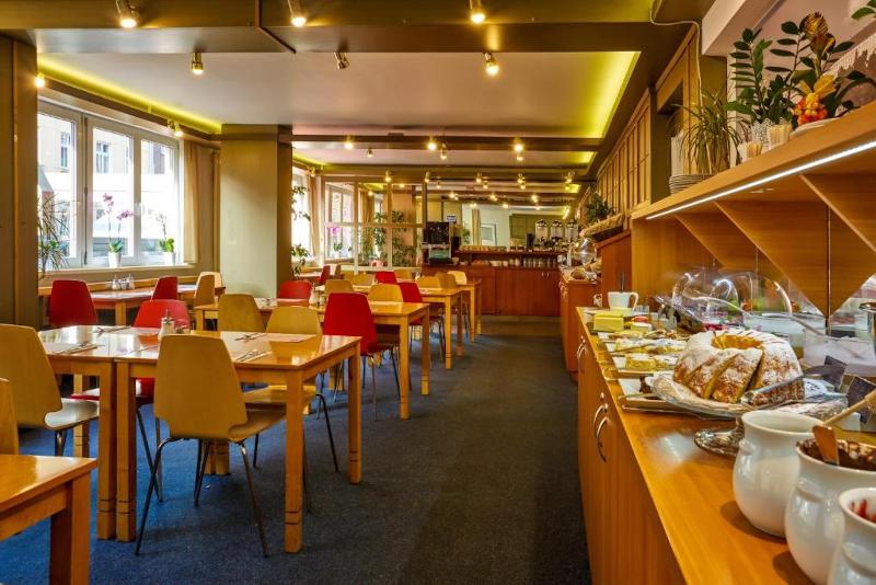 Charles Central - Restoran