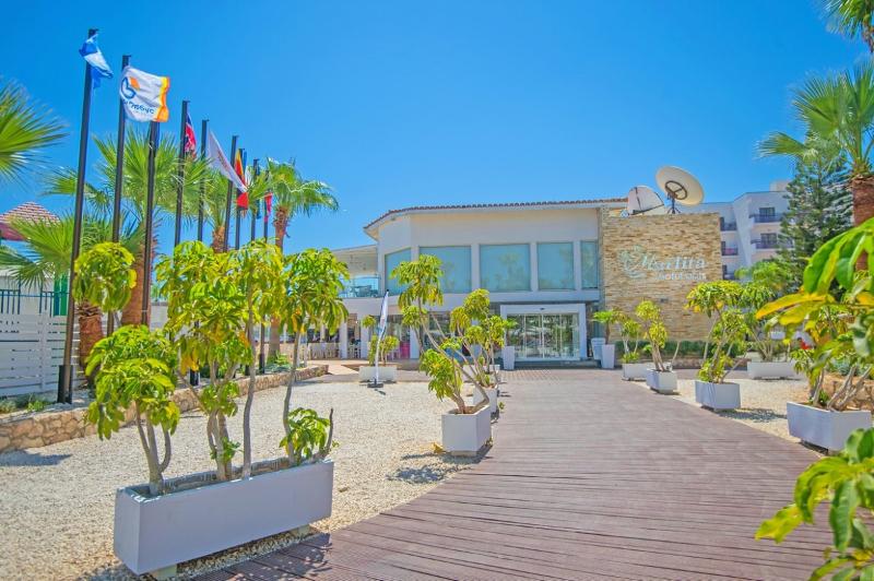 Marlita Beach Hotel Apartments - Genel