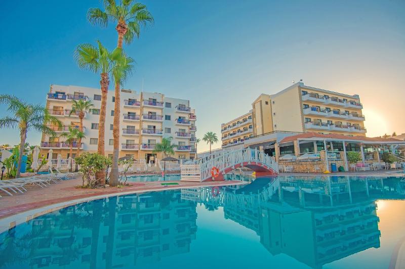Marlita Beach Hotel Apartments - Genel