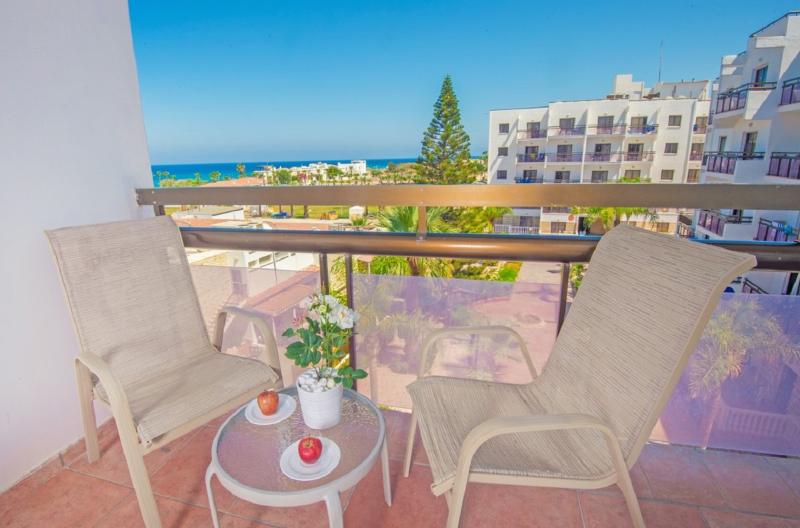 Marlita Beach Hotel Apartments - Oda