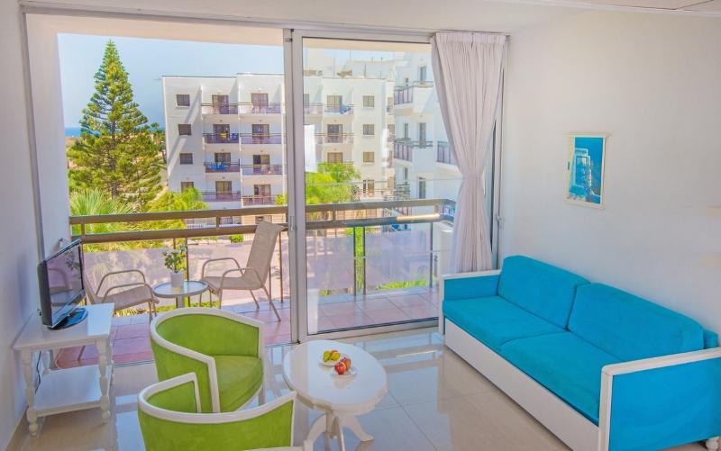 Marlita Beach Hotel Apartments - Oda