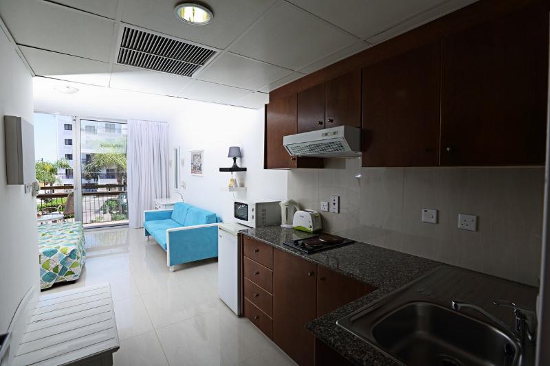 Marlita Beach Hotel Apartments - Oda