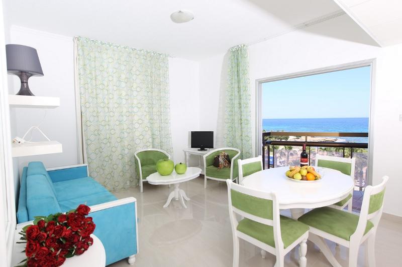 Marlita Beach Hotel Apartments - Oda