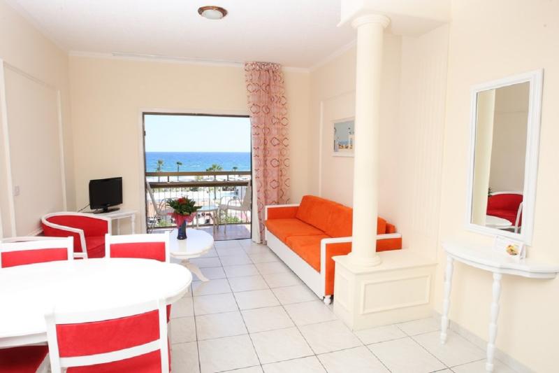 Marlita Beach Hotel Apartments - Oda