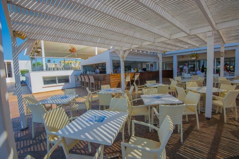 Marlita Beach Hotel Apartments - Oda