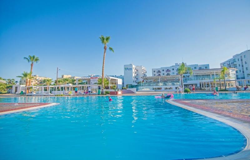Marlita Beach Hotel Apartments - Havuz