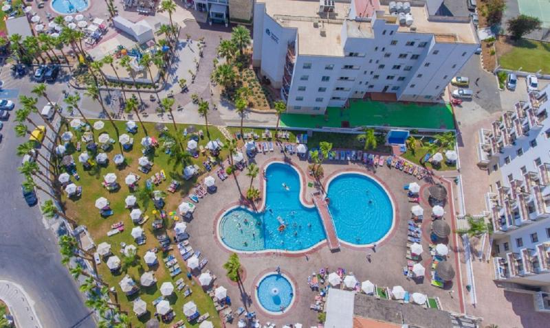 Marlita Beach Hotel Apartments - Havuz
