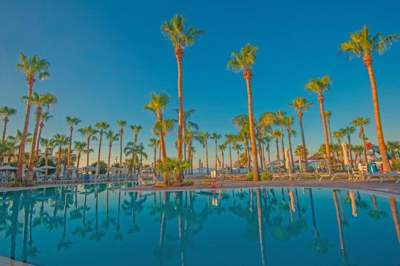 Marlita Beach Hotel Apartments - Havuz