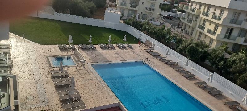 Livas Hotel Apartments - Havuz