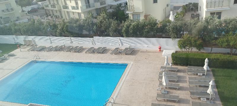 Livas Hotel Apartments - Havuz