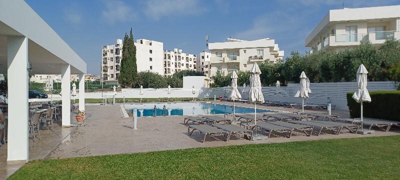 Livas Hotel Apartments - Havuz