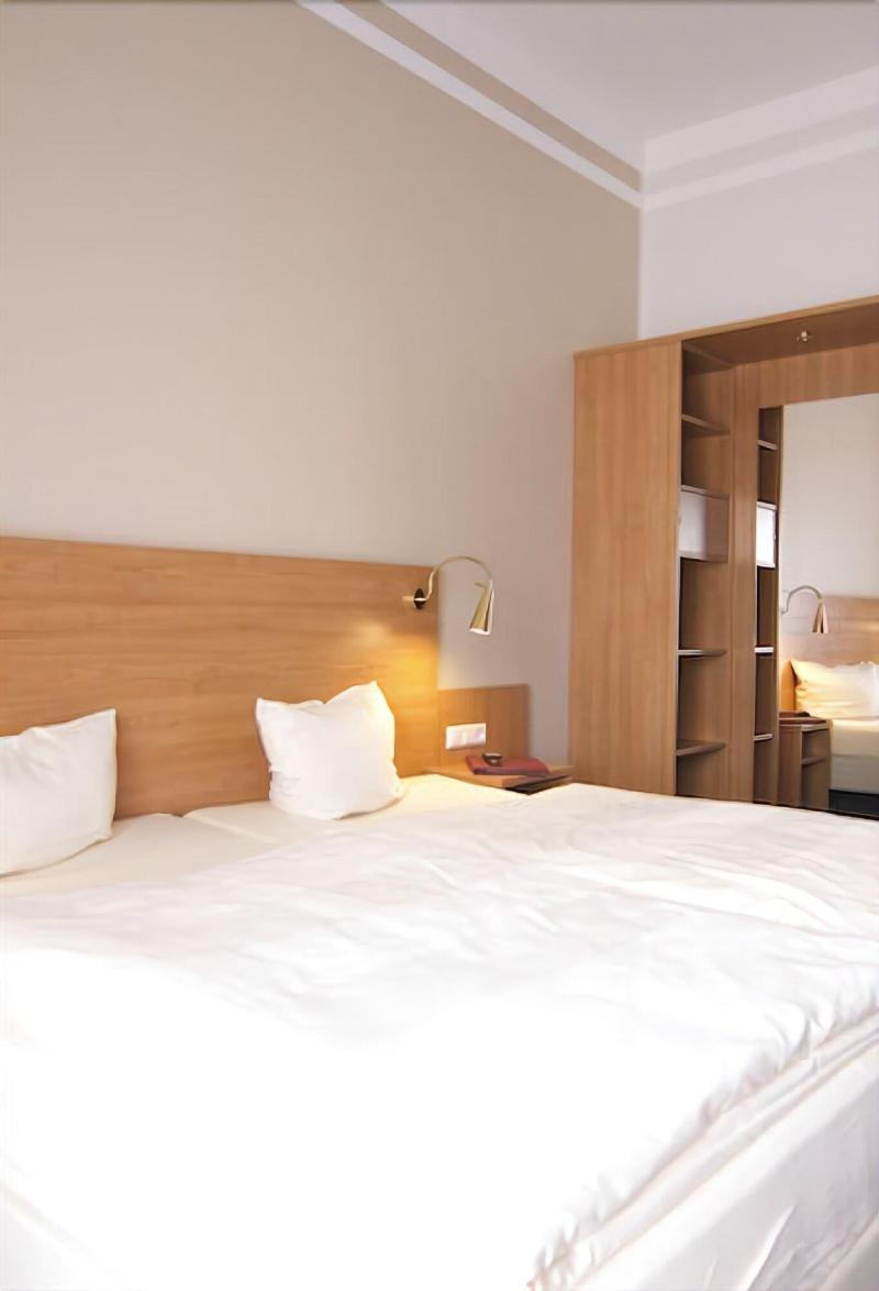 Hotel Tiek - Oda