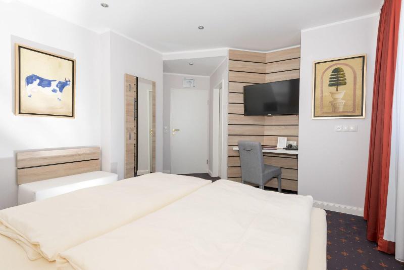 Hotel Tiek - Oda