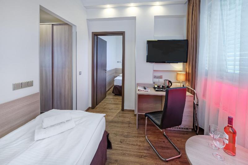 Hotel Aura - Oda
