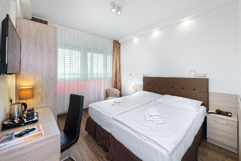 Hotel Aura - Oda