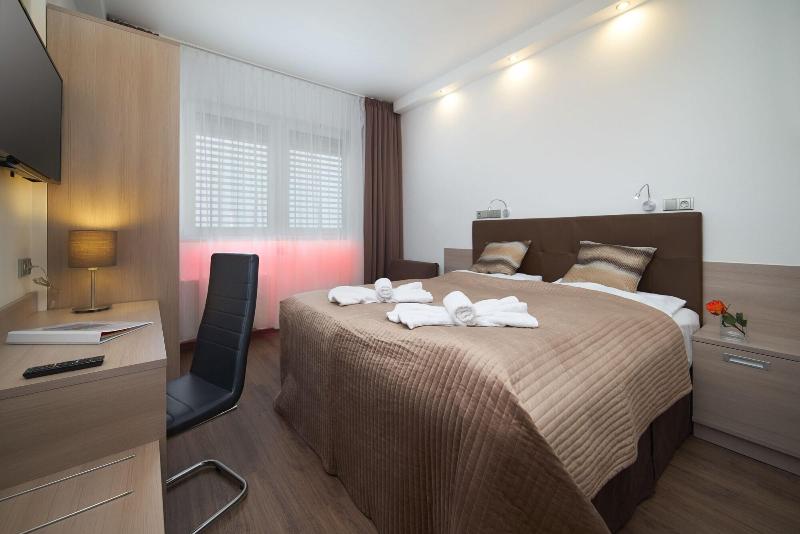 Hotel Aura - Oda